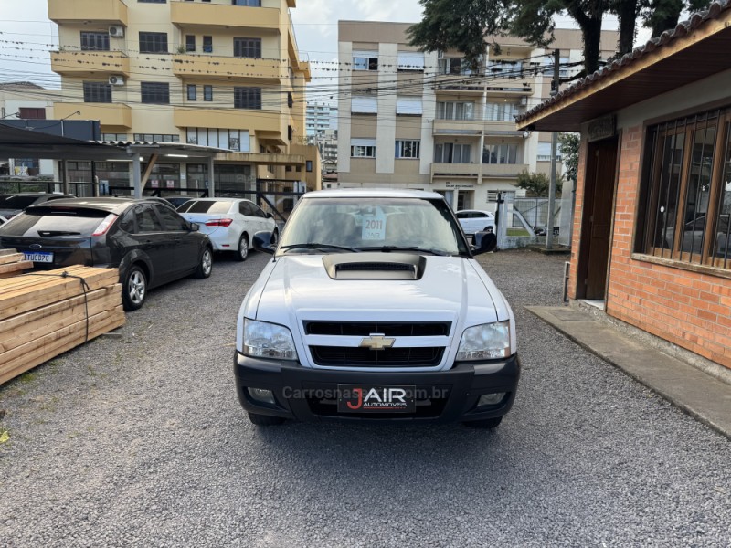 S10 2.4 MPFI ADVANTAGE 4X2 CD 8V FLEX 4P MANUAL - 2011 - GARIBALDI