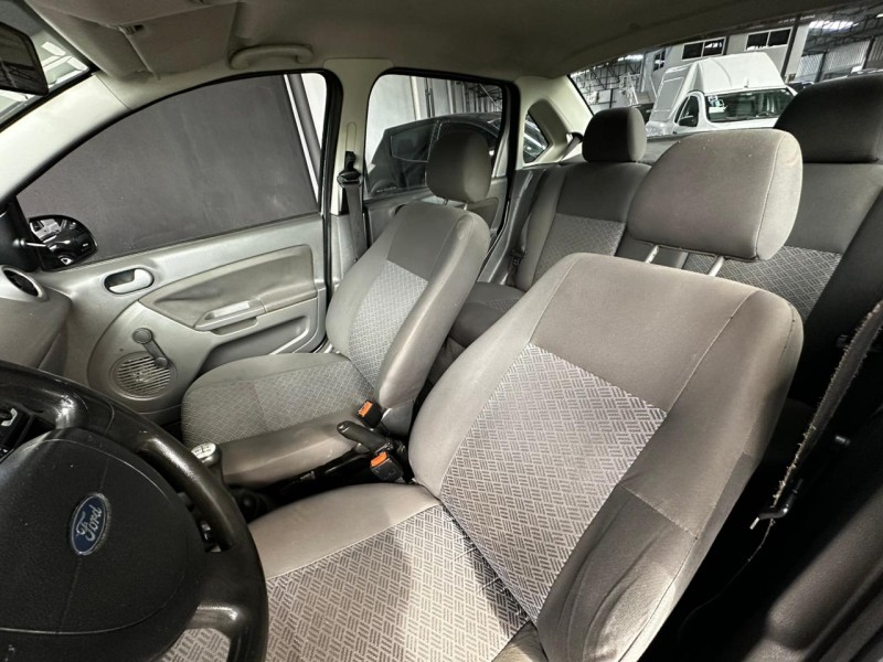 FIESTA 1.0 MPI SEDAN 8V FLEX 4P MANUAL - 2006 - CAXIAS DO SUL