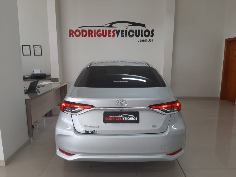 COROLLA 2.0 XEI 16V FLEX 4P AUTOMÁTICO - 2021 - CAXIAS DO SUL