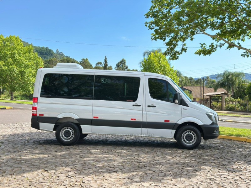 SPRINTER 2.2 415 CDI VAN 10 LUGARES TETO BAIXO 16V BI-TURBO DIESEL MANUAL - 2018 - DOIS IRMãOS