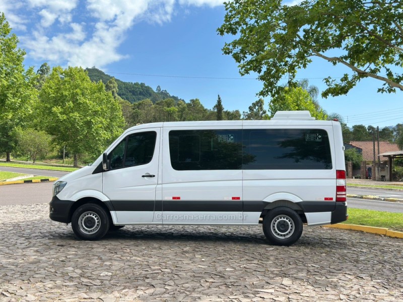 SPRINTER 2.2 415 CDI VAN 10 LUGARES TETO BAIXO 16V BI-TURBO DIESEL MANUAL - 2018 - DOIS IRMãOS