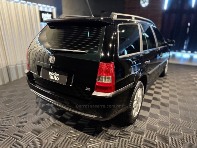 PARATI 2.0 MI CROSSOVER 8V GASOLINA 4P MANUAL G.III - 2005 - FARROUPILHA