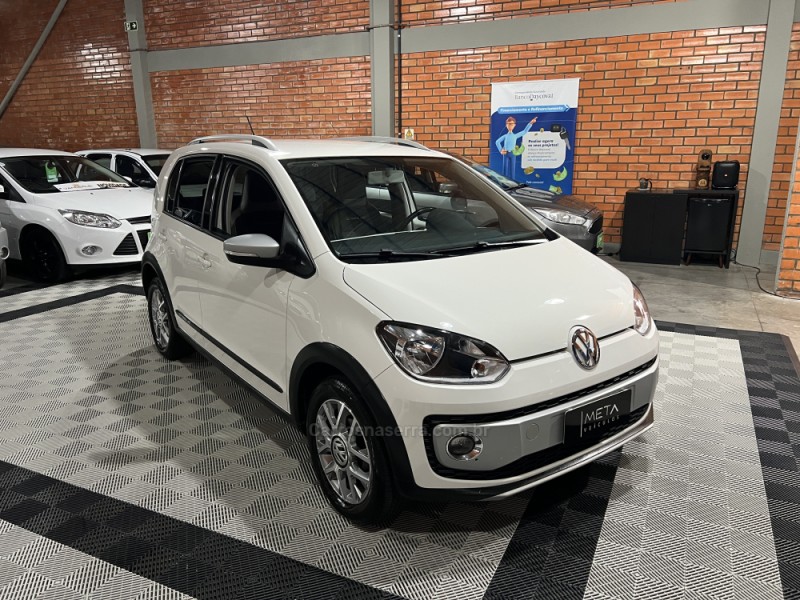 UP 1.0 CROSS T.FLEX 12V 4P MANUAL - 2016 - BENTO GONçALVES