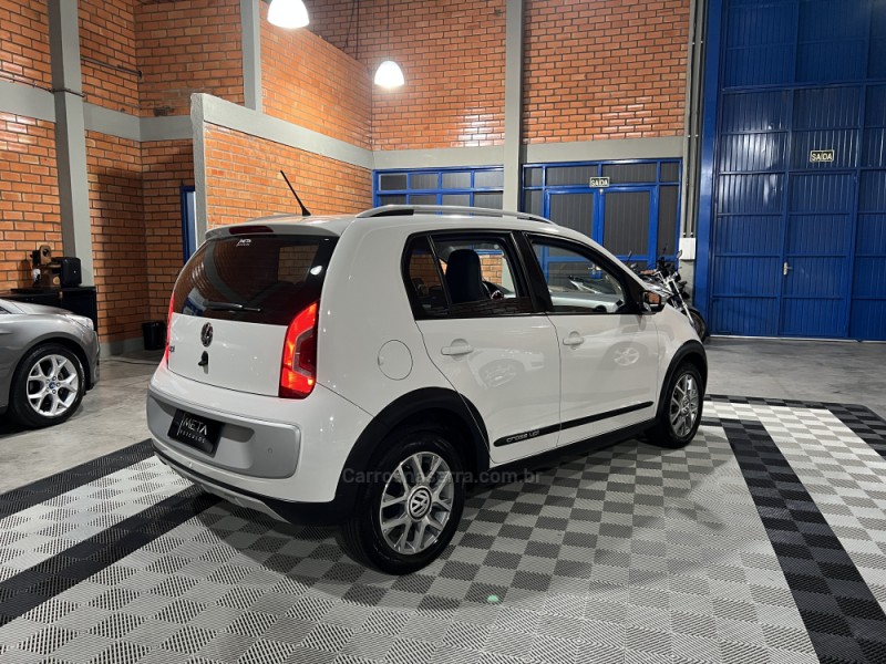 UP 1.0 CROSS T.FLEX 12V 4P MANUAL - 2016 - BENTO GONçALVES