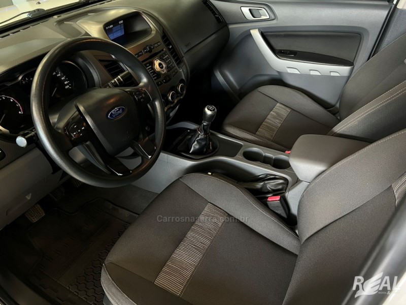 RANGER 2.5 XLT 4X2 CD 16V FLEX 4P MANUAL - 2014 - SAPIRANGA