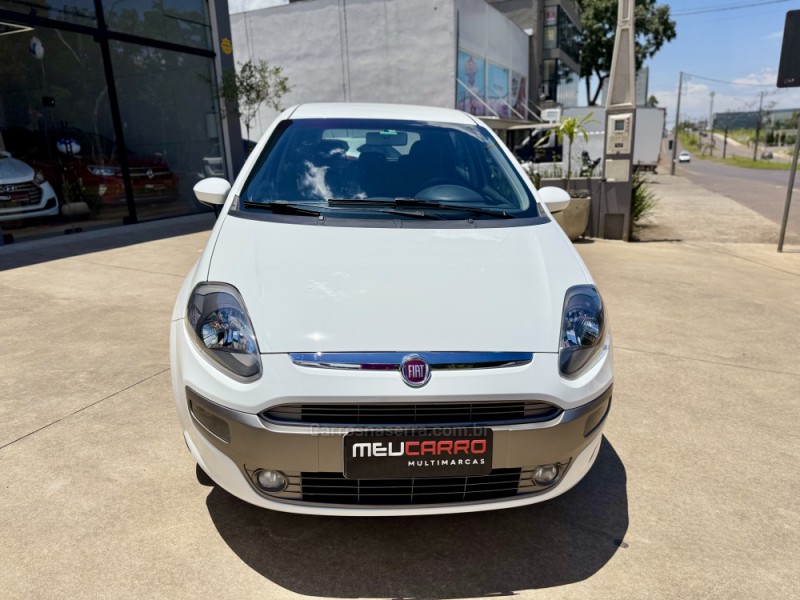 PUNTO 1.6 ESSENCE 16V FLEX 4P MANUAL - 2015 - LAJEADO