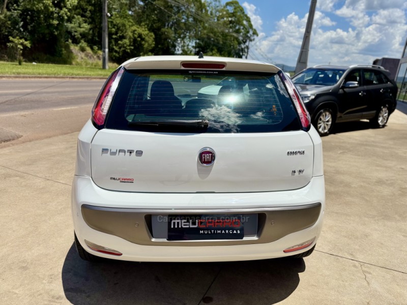 PUNTO 1.6 ESSENCE 16V FLEX 4P MANUAL - 2015 - LAJEADO