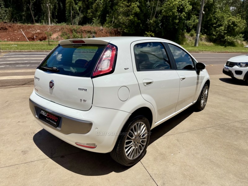 PUNTO 1.6 ESSENCE 16V FLEX 4P MANUAL - 2015 - LAJEADO