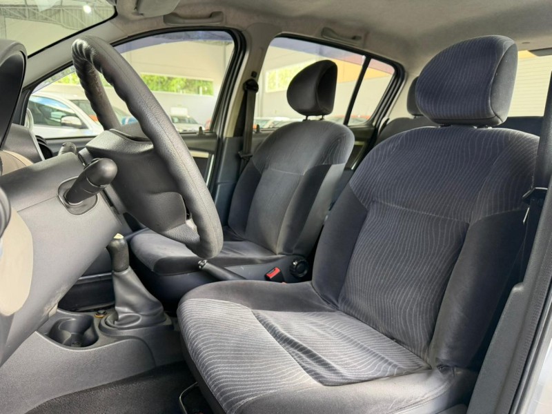 SANDERO 1.6 PRIVILÉGE 8V HI-FLEX 4P MANUAL - 2009 - CARLOS BARBOSA