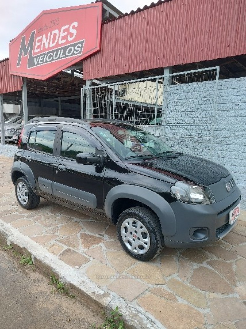 UNO 1.0 EVO WAY 8V FLEX 4P MANUAL - 2013 - TRêS COROAS