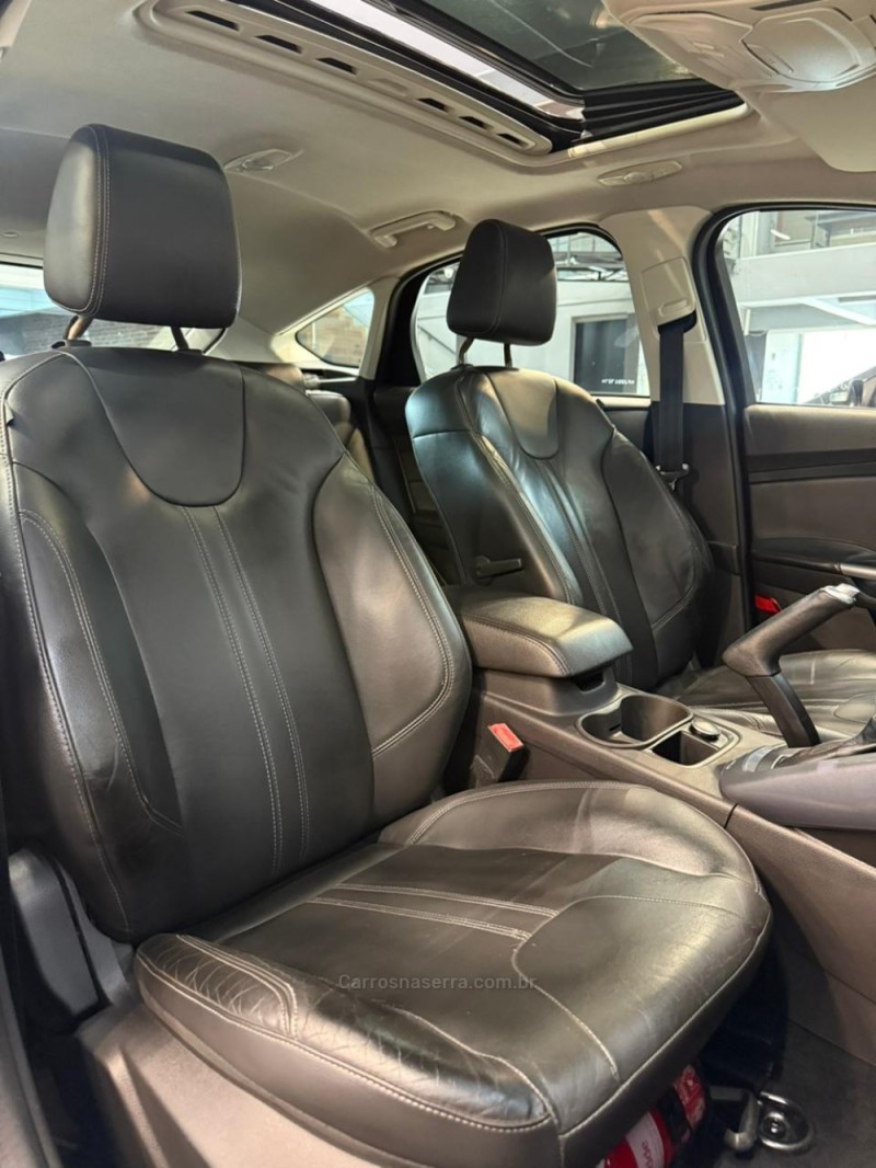 FOCUS 2.0 TITANIUM PLUS HATCH 16V FLEX 4P AUTO - 2015 - CAXIAS DO SUL