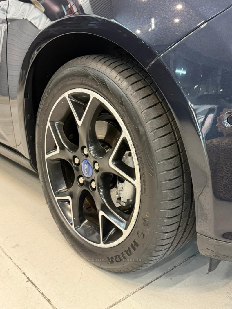 FOCUS 2.0 TITANIUM PLUS HATCH 16V FLEX 4P AUTO - 2015 - CAXIAS DO SUL