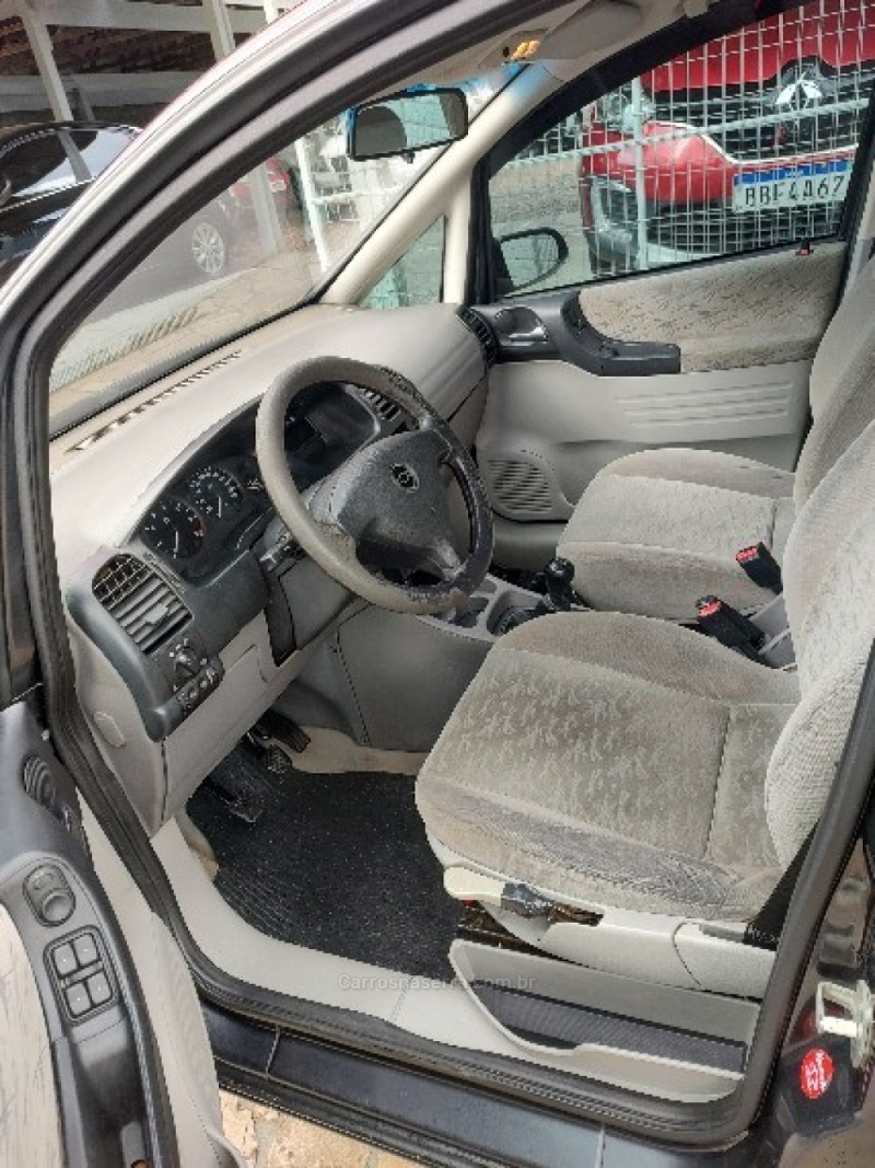 ZAFIRA 2.0 MPFI CD 8V GASOLINA 4P MANUAL - 2002 - TRêS COROAS