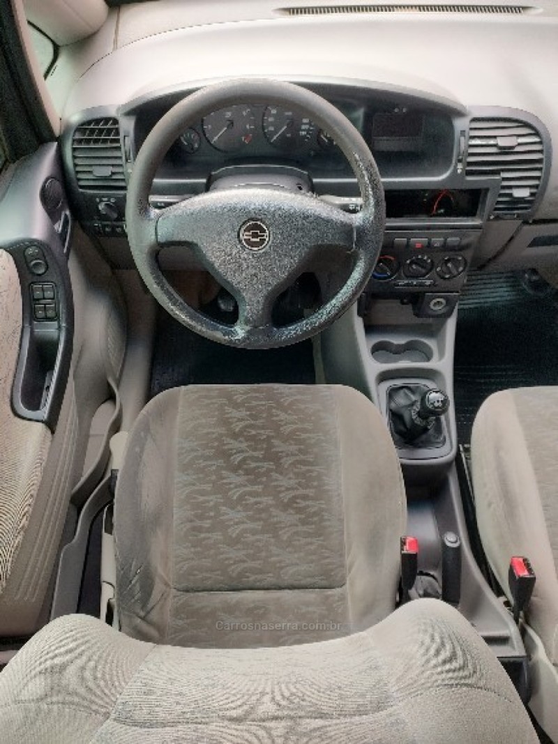 ZAFIRA 2.0 MPFI CD 8V GASOLINA 4P MANUAL - 2002 - TRêS COROAS
