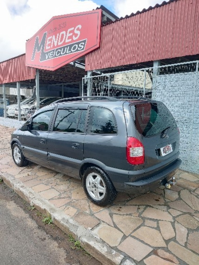 ZAFIRA 2.0 MPFI CD 8V GASOLINA 4P MANUAL - 2002 - TRêS COROAS