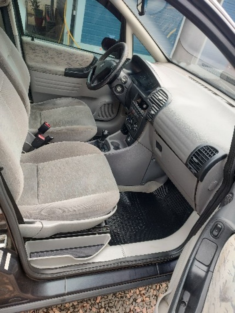 ZAFIRA 2.0 MPFI CD 8V GASOLINA 4P MANUAL - 2002 - TRêS COROAS