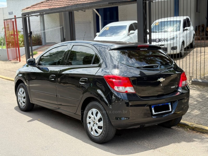 ONIX 1.0 LT 12V FLEX 4P MANUAL - 2014 - PAROBé