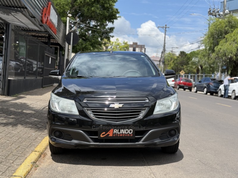 ONIX 1.0 LT 12V FLEX 4P MANUAL - 2014 - PAROBé