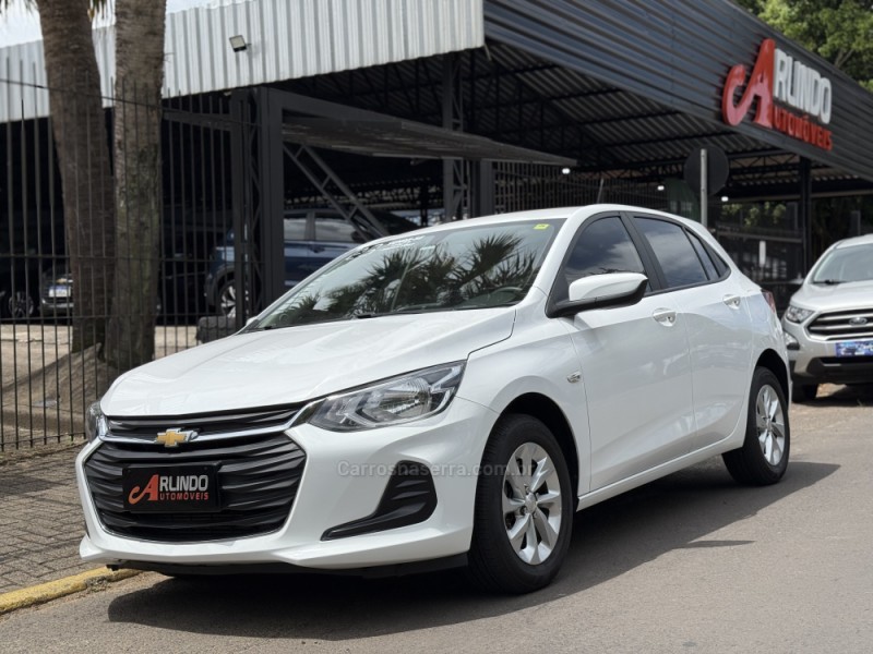 ONIX 1.0 LT 12V TURBO FLEX 4P MANUAL - 2023 - PAROBé