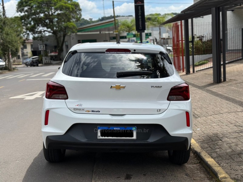 ONIX 1.0 LT 12V TURBO FLEX 4P MANUAL - 2023 - PAROBé