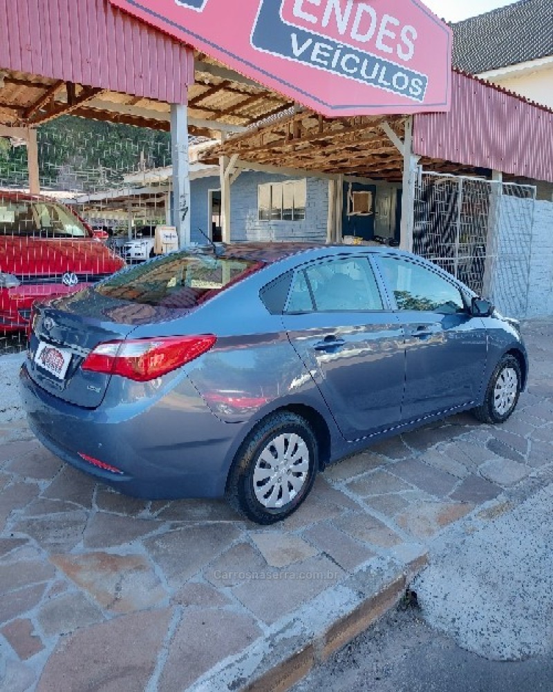 HB20S 1.0 COMFORT 12V FLEX 4P MANUAL - 2015 - TRêS COROAS