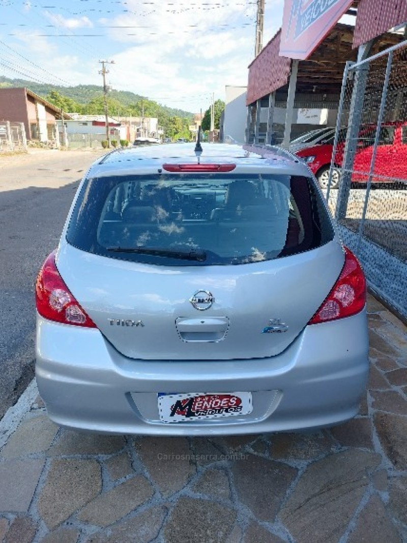 TIIDA 1.8 SL 16V FLEX 4P MANUAL - 2014 - TRêS COROAS