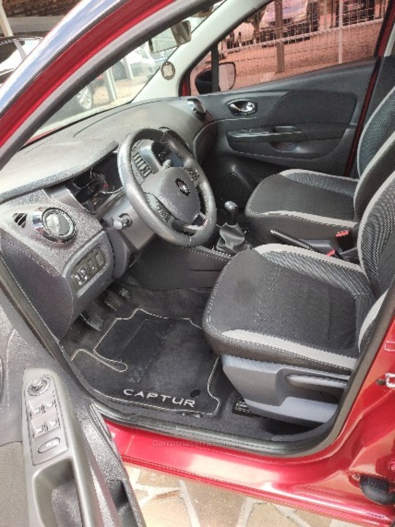 CAPTUR 1.6 16V SCE FLEX ZEN MANUAL - 2017 - TRêS COROAS