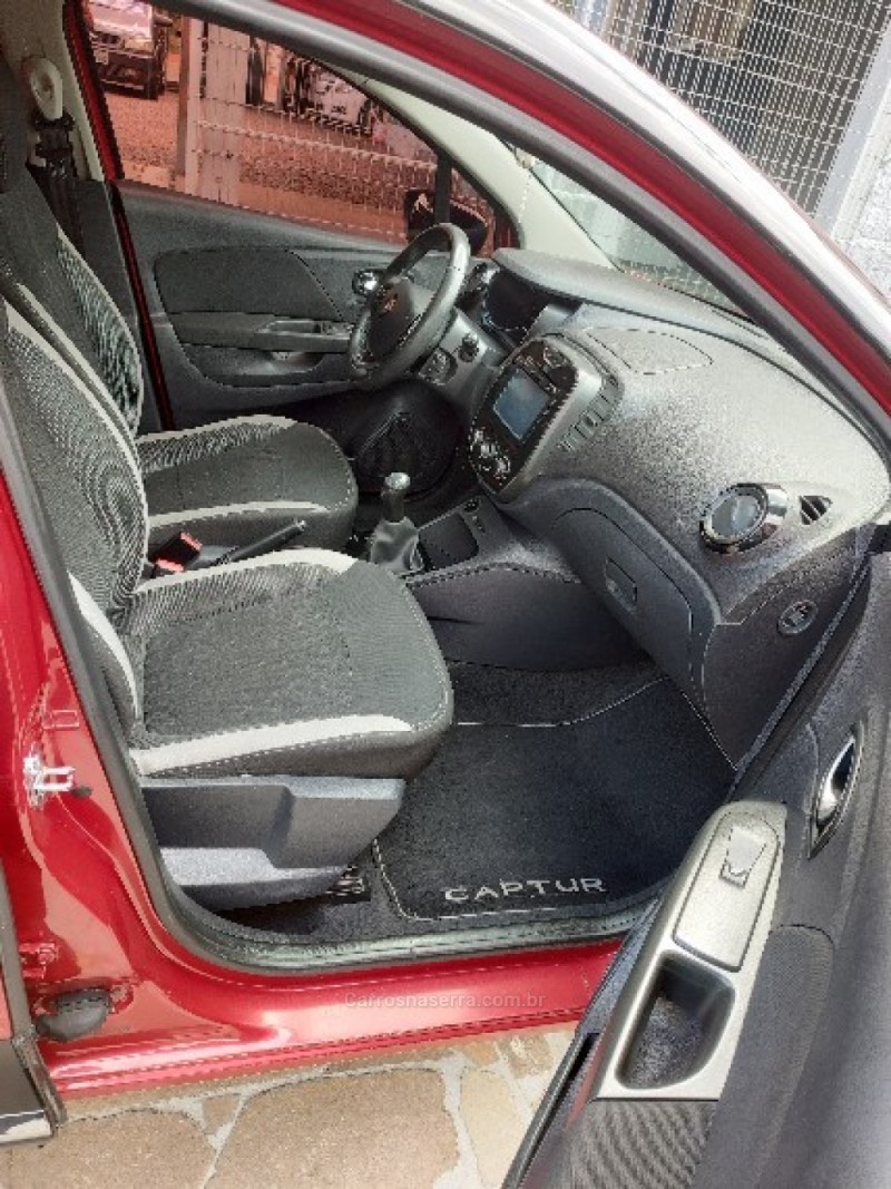 CAPTUR 1.6 16V SCE FLEX ZEN MANUAL - 2017 - TRêS COROAS