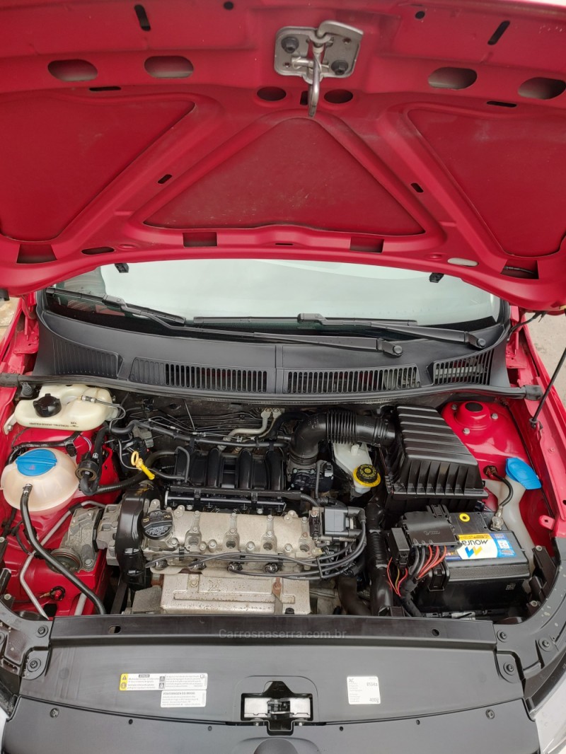 FOX 1.6 MI 8V FLEX 4P MANUAL - 2017 - TRêS COROAS