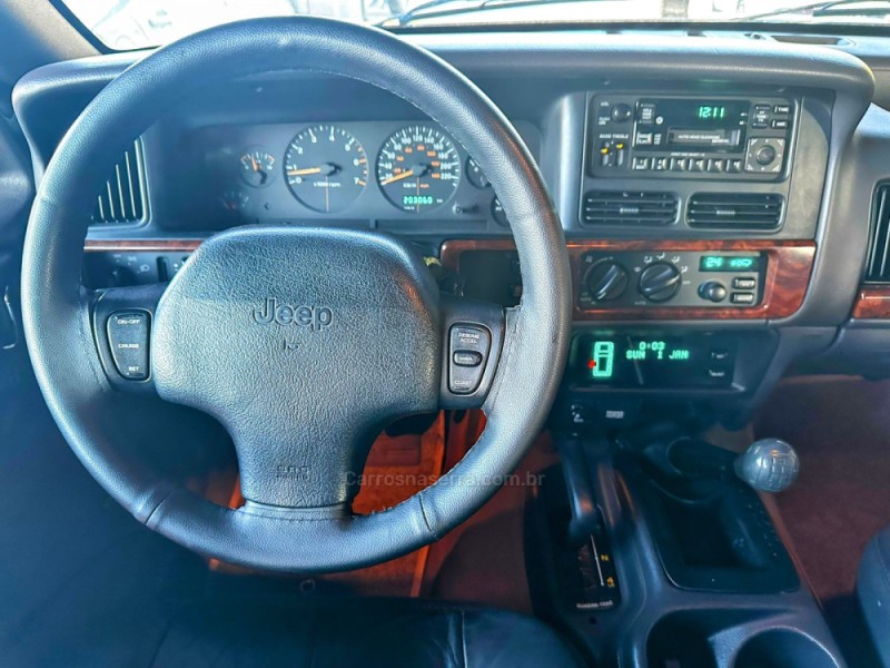 GRAND CHEROKEE 5.2 LIMITED 4X4 V8 16V GASOLINA 4P AUTOMÁTICO - 1998 - TRêS COROAS