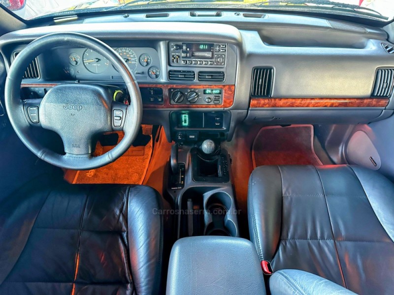 GRAND CHEROKEE 5.2 LIMITED 4X4 V8 16V GASOLINA 4P AUTOMÁTICO - 1998 - TRêS COROAS