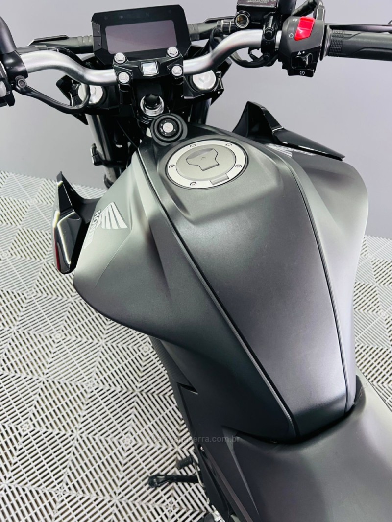 CB 300F TWISTER  - 2024 - CAMPO BOM