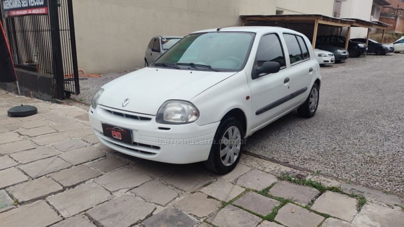 CLIO 1.0 RN 16V GASOLINA 4P MANUAL - 2001 - CAXIAS DO SUL
