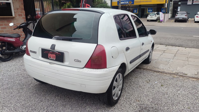 CLIO 1.0 RN 16V GASOLINA 4P MANUAL - 2001 - CAXIAS DO SUL