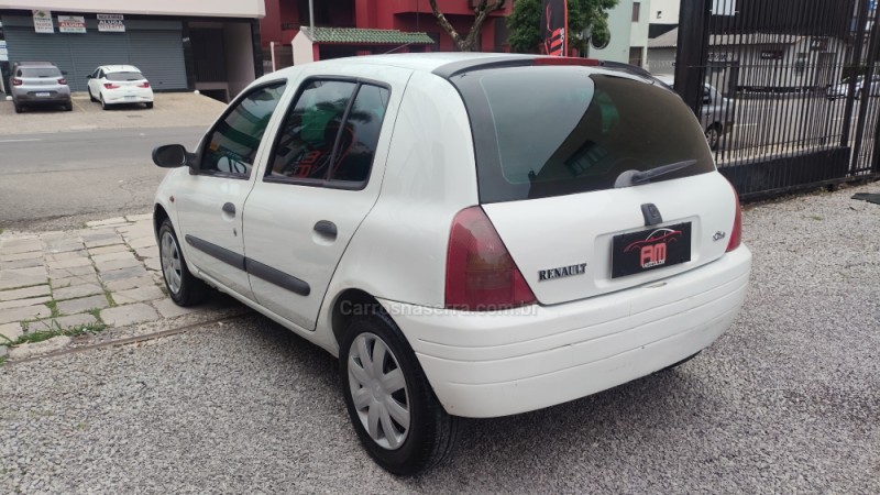 CLIO 1.0 RN 16V GASOLINA 4P MANUAL - 2001 - CAXIAS DO SUL