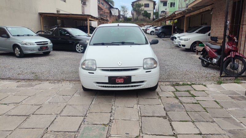 CLIO 1.0 RN 16V GASOLINA 4P MANUAL - 2001 - CAXIAS DO SUL