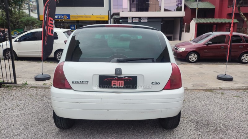 CLIO 1.0 RN 16V GASOLINA 4P MANUAL - 2001 - CAXIAS DO SUL