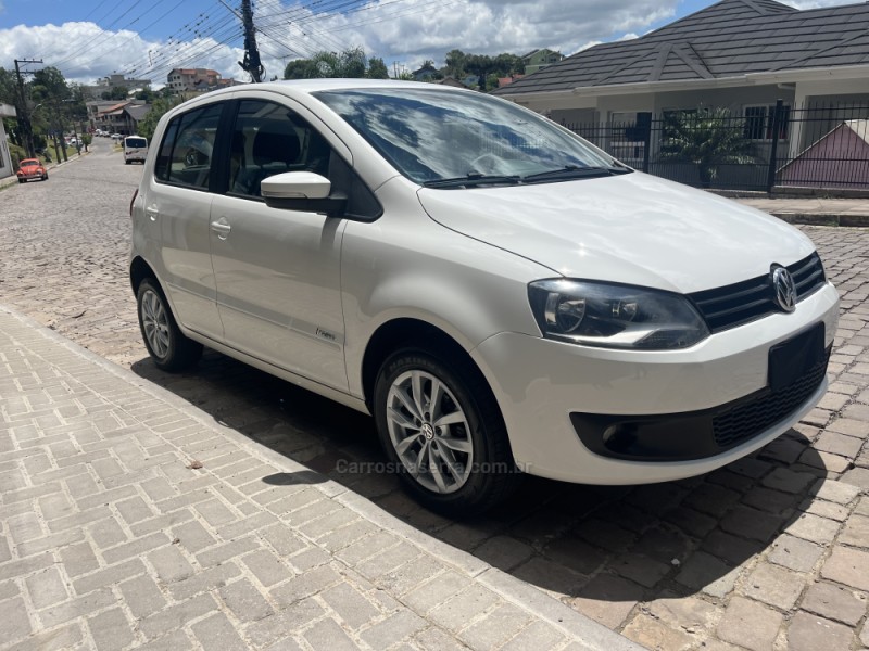 FOX 1.0 ITREND 8V FLEX 4P MANUAL - 2014 - VERANóPOLIS