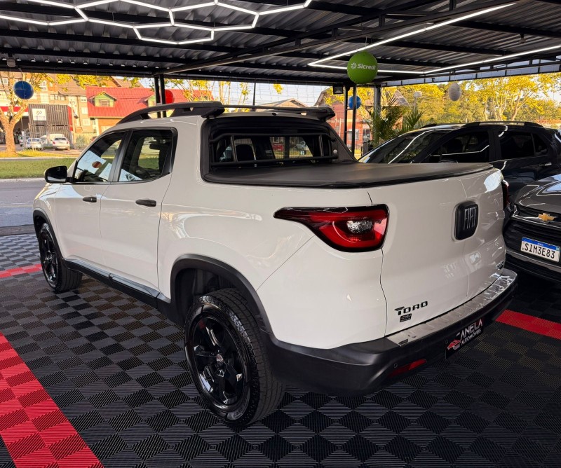 TORO 1.8 16V EVO FLEX FREEDOM AUTOMÁTICO - 2017 - CANELA