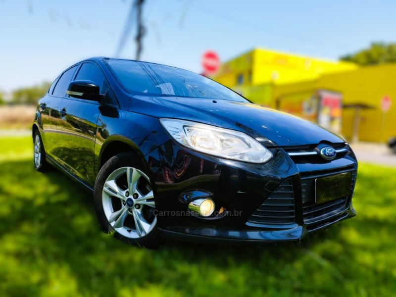 focus 2.0 se hatch 16v flex 4p auto 2015 novo hamburgo