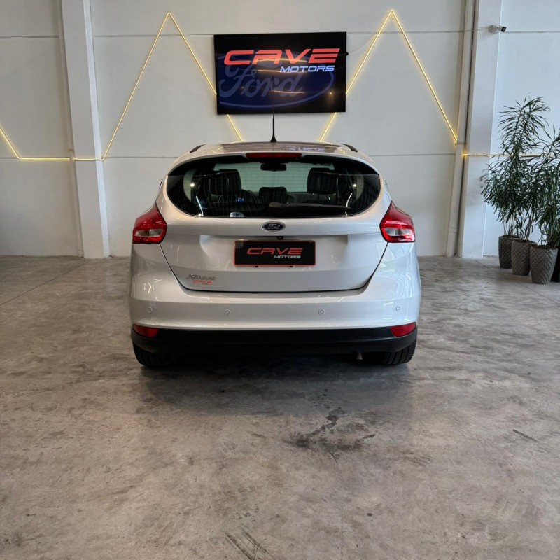 FOCUS 1.6 SE PLUS 16V FLEX 4P MANUAL - 2018 - CAXIAS DO SUL