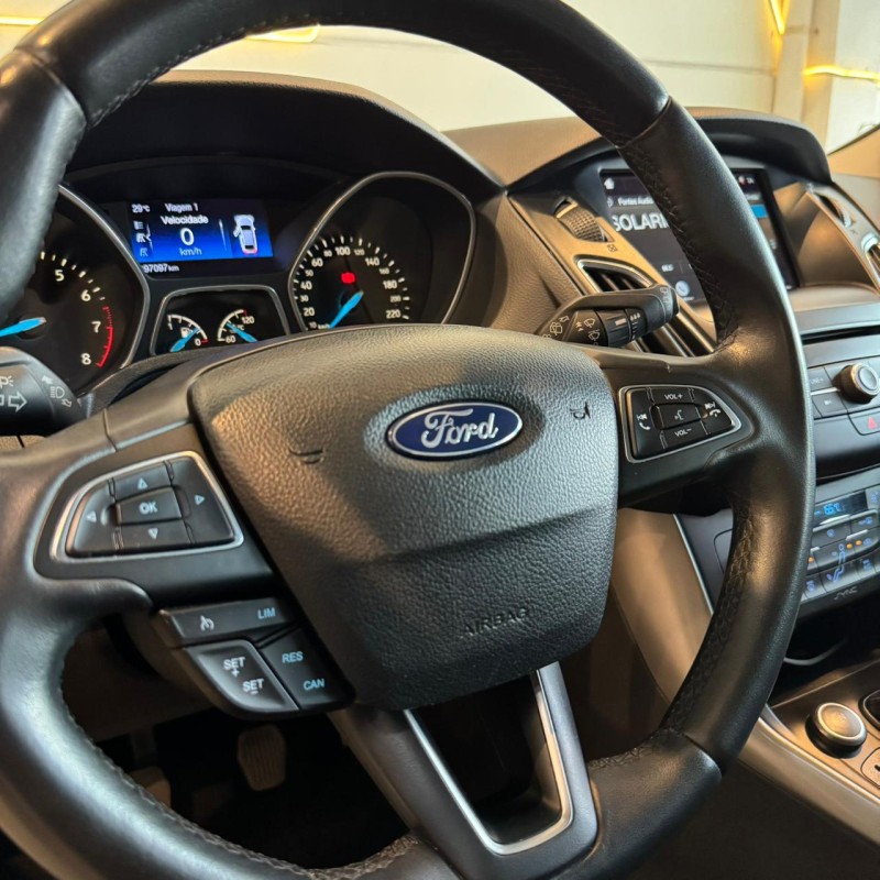 FOCUS 1.6 SE PLUS 16V FLEX 4P MANUAL - 2018 - CAXIAS DO SUL