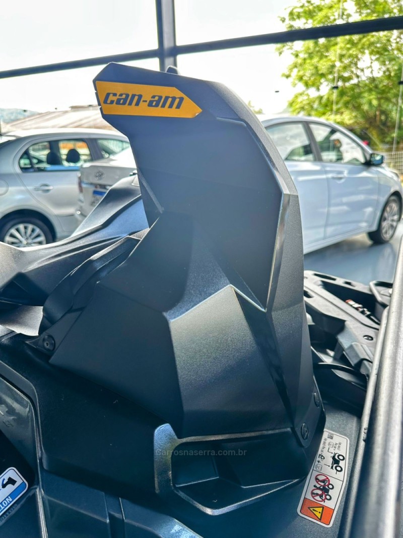 OUTLANDER 1000X MR - 2023 - TRêS COROAS