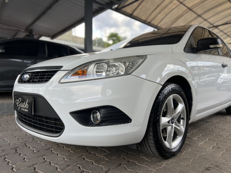FOCUS 1.6 GLX 16V FLEX 4P MANUAL - 2012 - BOM PRINCíPIO