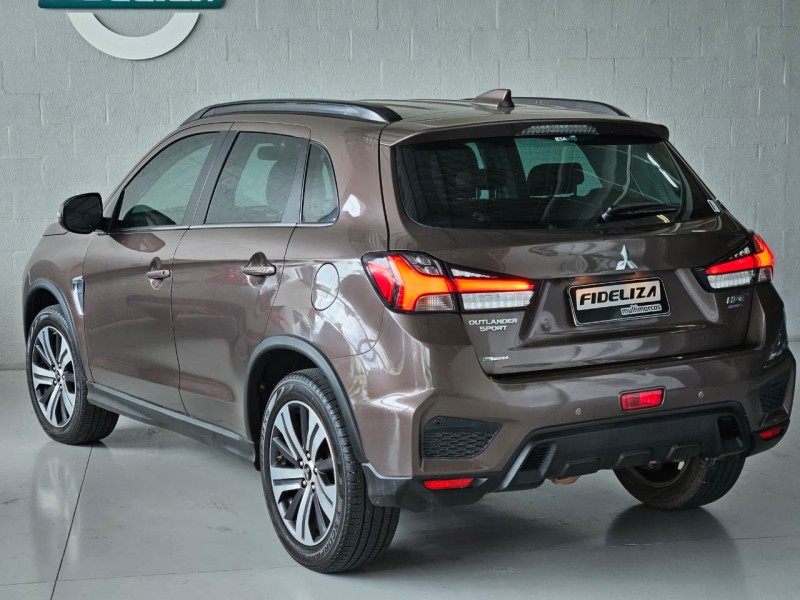 OUTLANDER 2.0 HPE 4X4 MIVEC SPORT FLEX 4P AUTOMÁTICO - 2021 - FARROUPILHA