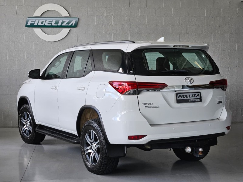 HILUX SW4 2.7 SR 4X2 16V FLEX 4P AUTOMÁTICO - 2017 - FARROUPILHA