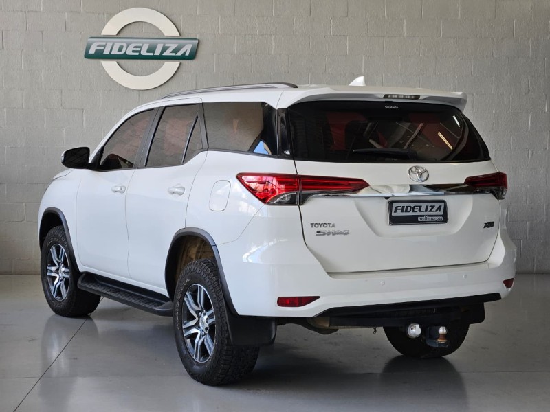 HILUX SW4 2.7 SR 4X2 16V FLEX 4P AUTOMÁTICO - 2017 - FARROUPILHA