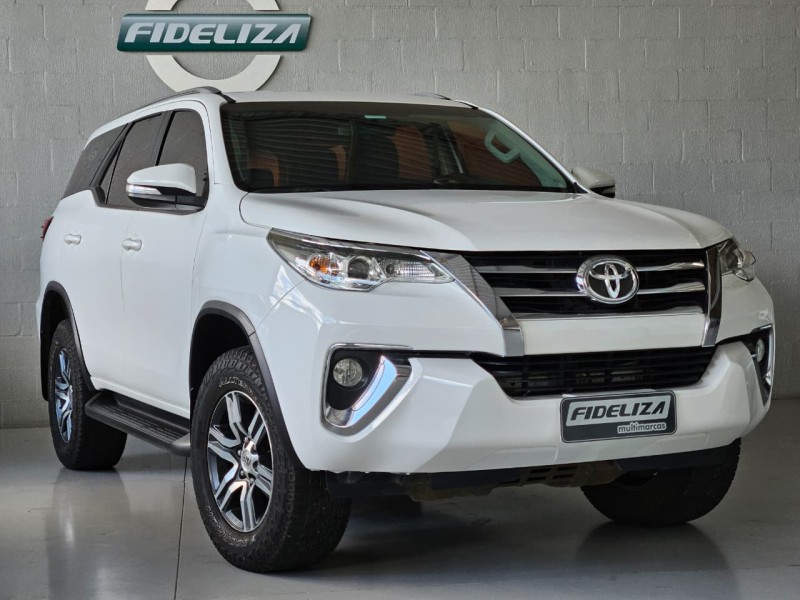 HILUX SW4 2.7 SR 4X2 16V FLEX 4P AUTOMÁTICO - 2017 - FARROUPILHA