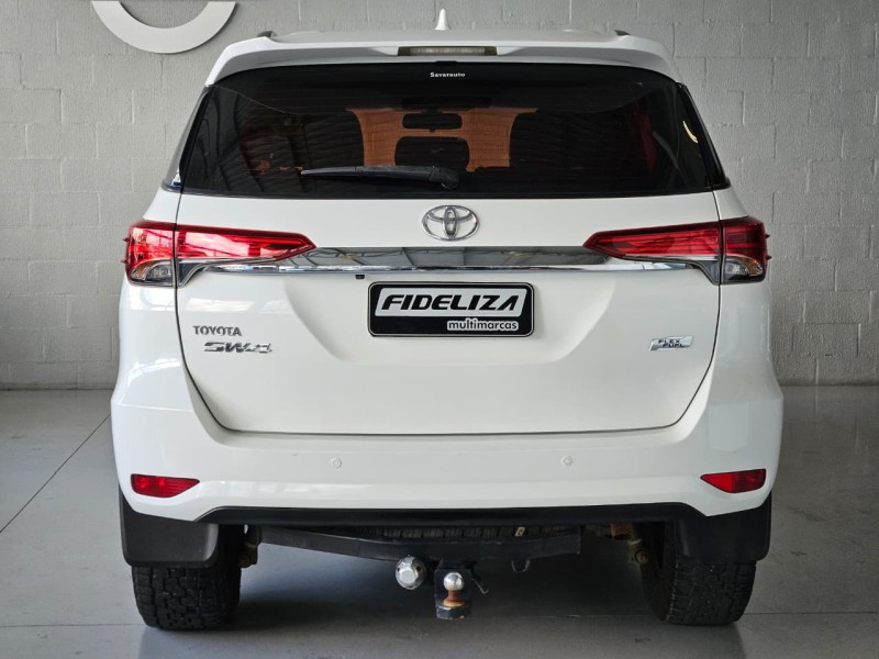 HILUX SW4 2.7 SR 4X2 16V FLEX 4P AUTOMÁTICO - 2017 - FARROUPILHA