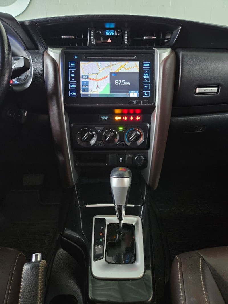 HILUX SW4 2.7 SR 4X2 16V FLEX 4P AUTOMÁTICO - 2017 - FARROUPILHA